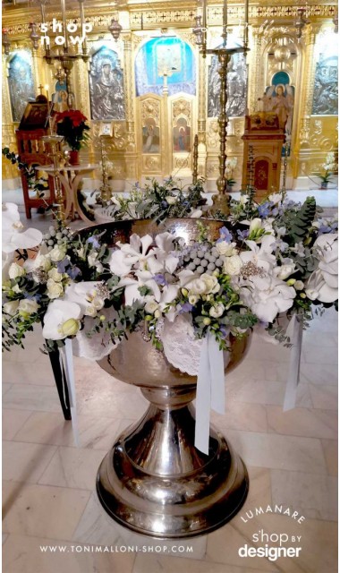 Decor cristelnita botez cu frezii si orhidee albe eucalipt si alte flori secundare 1
